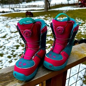 Burton Grom Boa Boots Kids Size 2 Room to Grow Snowboarding Boots